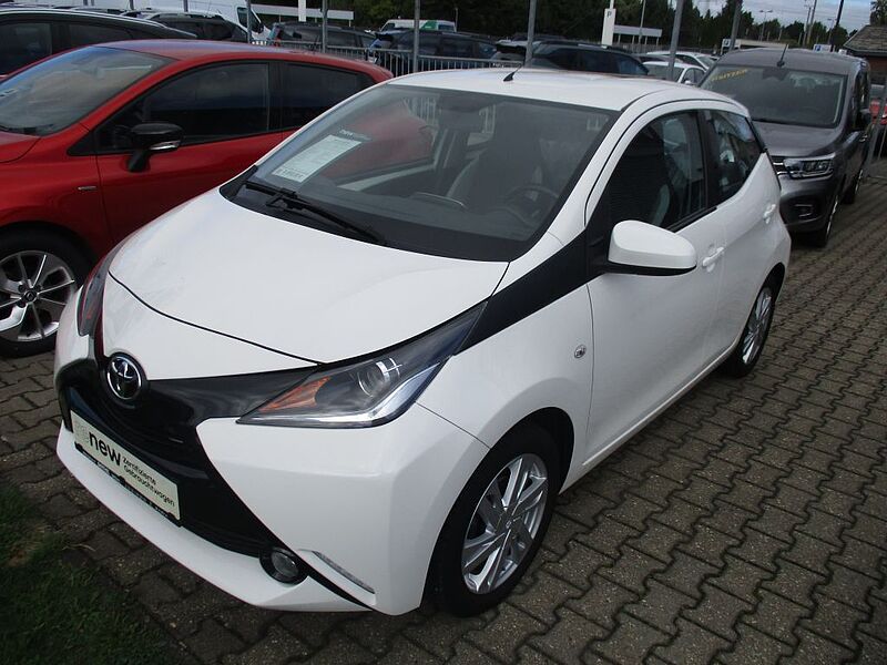 Toyota Aygo x-play touch