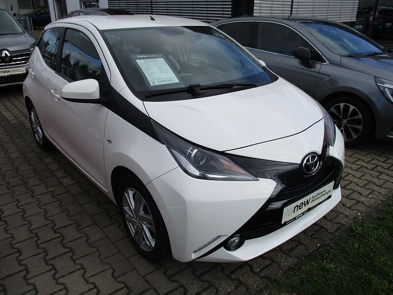 Toyota Aygo x-play touch