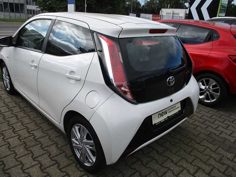 Toyota Aygo x-play touch
